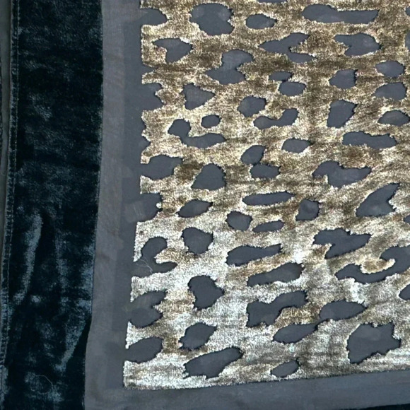 Pinto Accessory Scarf Velvet Edges Sheer Leopard Print Interior - Picture 4 of 6